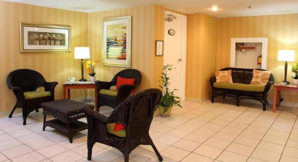 ชาร์ต เฮาส์ สวีท แอนด์ มารีนา Motel เคลียร์วอเตอร์บีช ภายนอก รูปภาพ